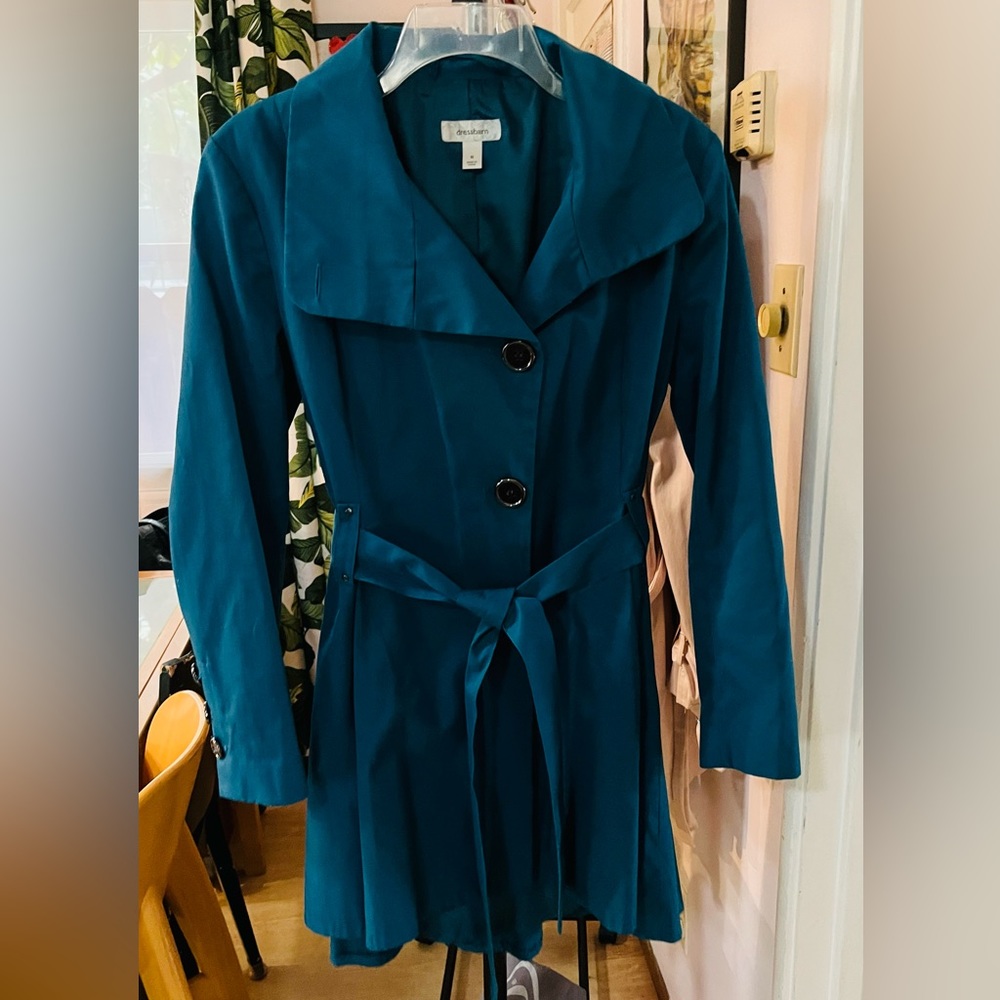 Water repellent, trenchcoat